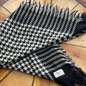 Vintage Baar & Beard Houndstooth Scarf